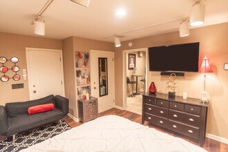 511 Paul St, Unit B in Harrisonburg, VA - Foto de edificio - Building Photo