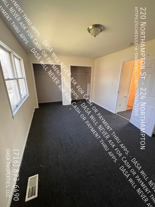 220 Northampton St in Buffalo, NY - Building Photo - Building Photo