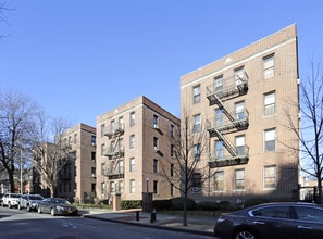 15001 88th Ave in Jamaica, NY - Foto de edificio - Building Photo