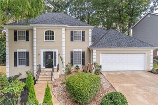 736 Singley Dr in Lawrenceville, GA - Building Photo