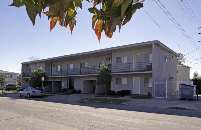 1404 2nd St in San Fernando, CA - Building Photo - Building Photo