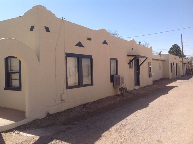 216 S Avenue I in Portales, NM - Building Photo - Building Photo