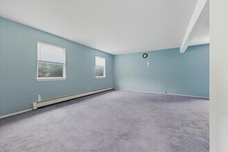 10 Park Manor Ct, Unit Unit #10-B in Glen Cove, NY - Building Photo - Building Photo