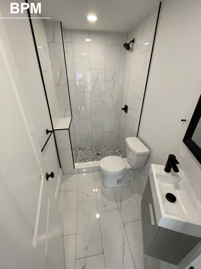 39 Goldsmith St, Unit #2 in Boston, MA - Building Photo - Building Photo