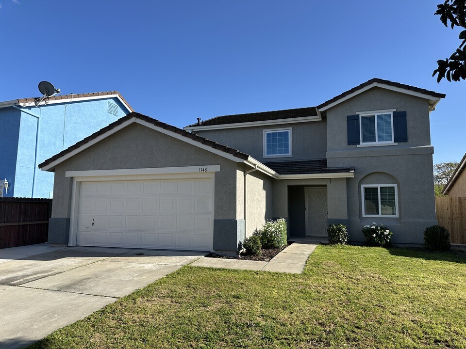 1148 Boardwalk Dr in Stockton, CA - Building Photo