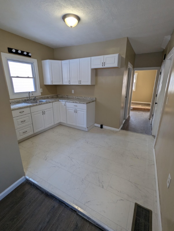 316 Bell Ave in Elyria, OH - Building Photo - Building Photo