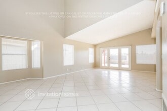 10037 W Montecito Ave in Phoenix, AZ - Foto de edificio - Building Photo