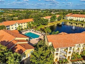 8264 Key Royal Cir, Unit 812 in Naples, FL - Building Photo