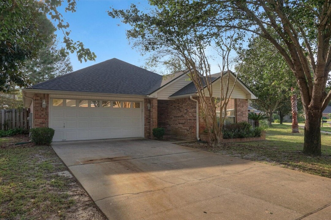 349 Louise Cir in Destin, FL - Building Photo