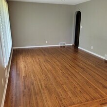 956 Market St S in Shakopee, MN - Building Photo - Building Photo