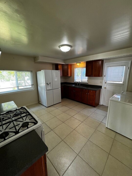 1012 S Delaware St in San Mateo, CA - Building Photo