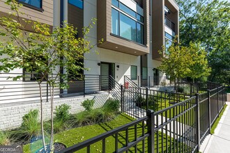 1099 North Avenue NE in Atlanta, GA - Building Photo - Building Photo