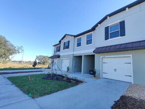 30834 Veridian Wy in Wesley Chapel, FL - Building Photo - Building Photo