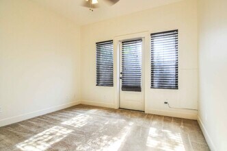 922 27th st in Sacramento, CA - Foto de edificio - Building Photo
