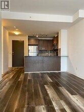 11611 Yonge St in Richmond Hill, ON - Building Photo - Building Photo