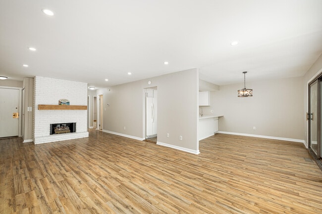 893 Cliffs Dr in Ypsilanti, MI - Building Photo - Building Photo