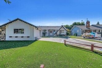 21004 Lanark St in Canoga Park, CA - Building Photo - Building Photo