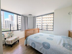 444 Niu St, Unit Hawaiian Monarch in Honolulu, HI - Foto de edificio - Building Photo