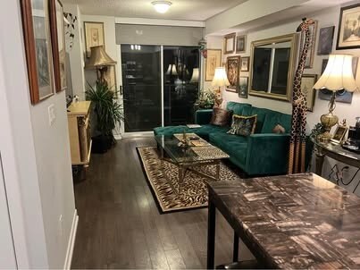 812 Lansdowne Av in Toronto, ON - Building Photo - Building Photo