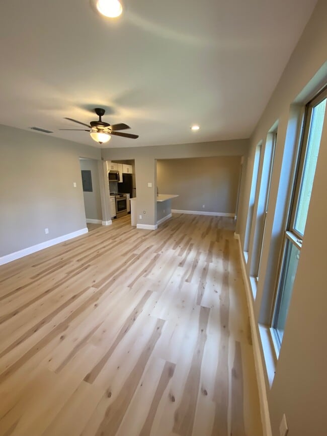 5826 Sandhurst Ln in Dallas, TX - Building Photo - Building Photo