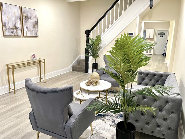 property at 2843 Woodbrook Ave