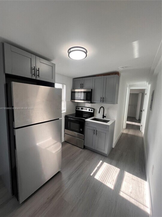 638 SW 21st Ave in Miami, FL - Building Photo