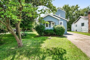 4637 Alpine Ave in Blue Ash, OH - Building Photo