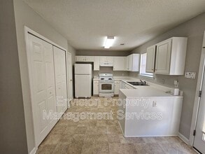 336 Coral Cir in Mcdonough, GA - Building Photo - Building Photo