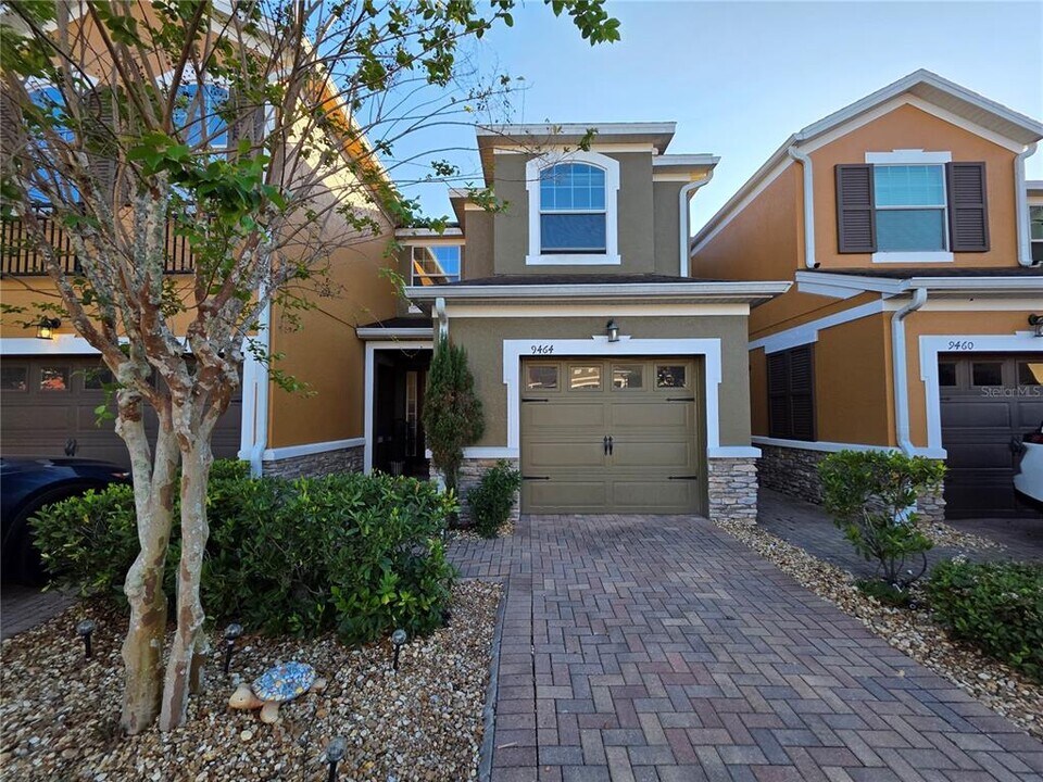 9464 Tawnyberry St in Orlando, FL - Building Photo