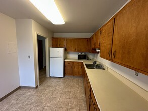 4 Bridge St in New Hartford, CT - Building Photo - Building Photo