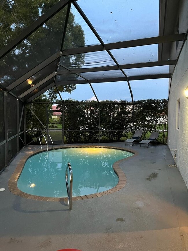 10410 Islander Dr in Boca Raton, FL - Foto de edificio - Building Photo