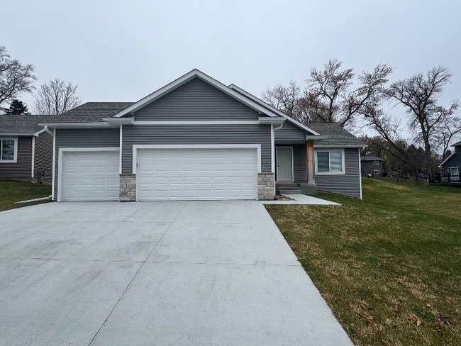 property at 3715 Fernwood Ln SW