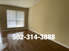 3744 Chamberlain Ct in Louisville, KY - Foto de edificio - Building Photo