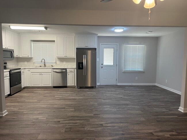 5090 Sycamore Dr in Millbrook, AL - Building Photo - Building Photo