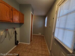 137 Birchwood Ave in Troy, MI - Building Photo - Building Photo