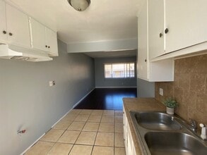 853-857 Glenway Dr in Inglewood, CA - Building Photo - Building Photo