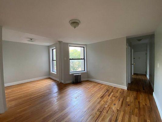 85 Ellwood St in New York, NY - Building Photo