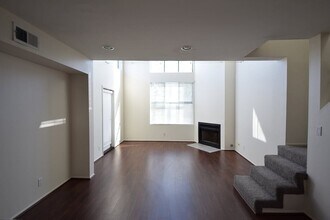 11575 Missouri Ave in Los Angeles, CA - Building Photo - Building Photo