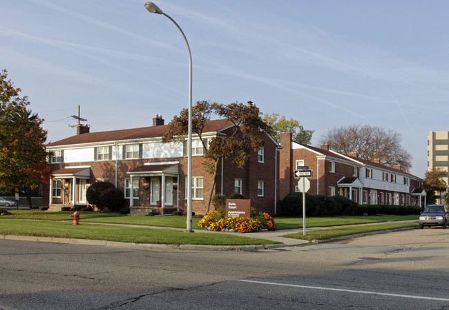 Belle Court Terrace in Royal Oak, MI - Building Photo - Building Photo