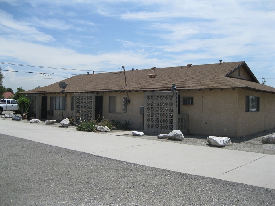 8861 Laurel Ave in Fontana, CA - Building Photo