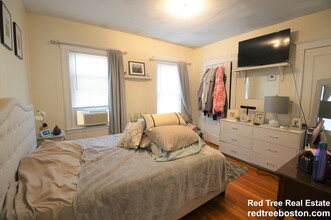 18 Hunnewell Ave, Unit 2 in Boston, MA - Building Photo - Building Photo