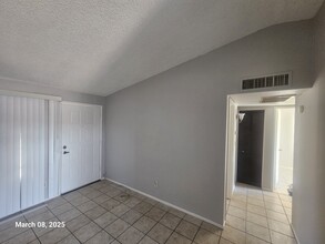 3646 N 69th Ave, Unit 58 in Phoenix, AZ - Foto de edificio - Building Photo