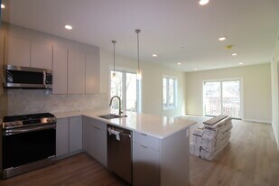 458 Washington St, Unit 202 in Boston, MA - Building Photo
