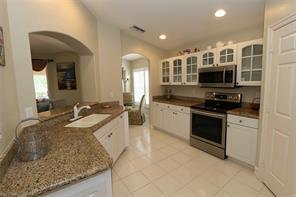 913 Carrick Bend Cir-Unit -202 in Naples, FL - Building Photo - Building Photo