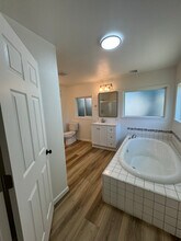11 S J St in Lakeview, OR - Building Photo - Building Photo