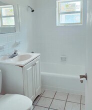 106 NW 28th Terrace in Fort Lauderdale, FL - Building Photo - Building Photo