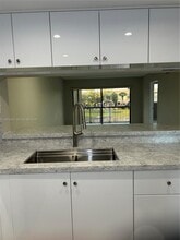 10255 NW 9th St Cir in Doral, FL - Building Photo - Building Photo