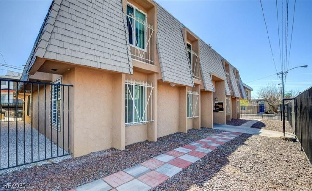 3520 Cambridge St in Las Vegas, NV - Building Photo
