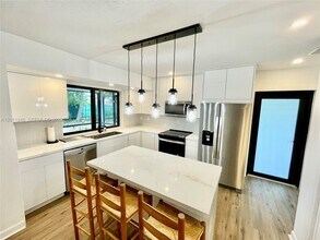 7804 SW 179th Terrace in Palmetto Bay, FL - Building Photo - Building Photo