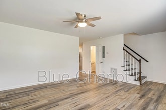 1104 E Geer St in Durham, NC - Foto de edificio - Building Photo